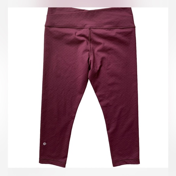 Lululemon Swiss Dot Burgandy Astro Wunder Crop 11 Leggings - Picture 2 of 4
